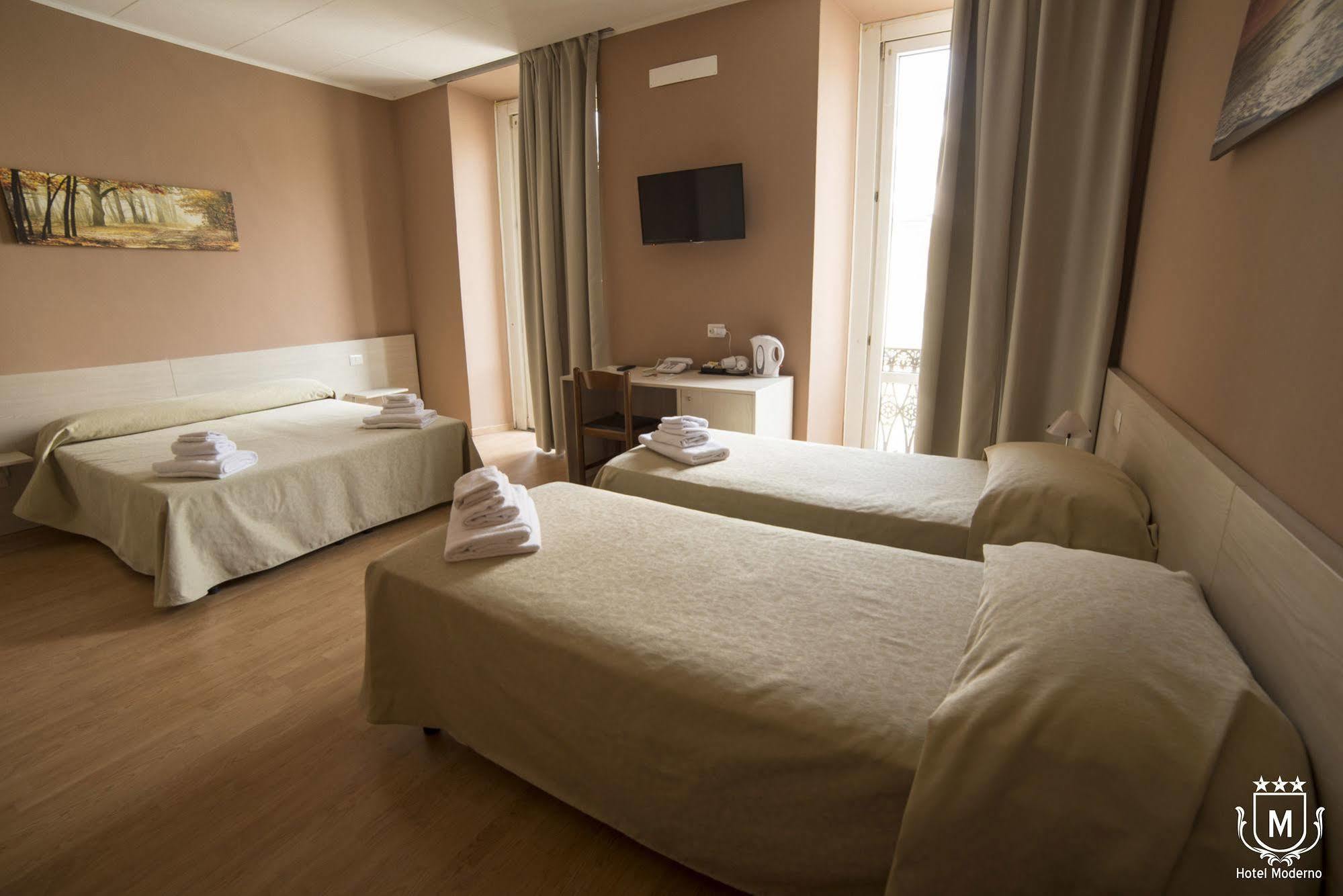 Hotel Moderno Lecco Exteriör bild
